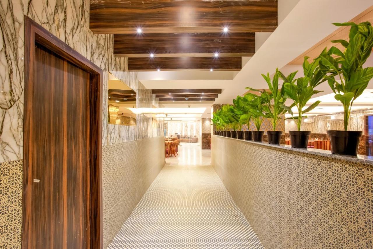 Summit Calangute Resort & Spa エクステリア 写真