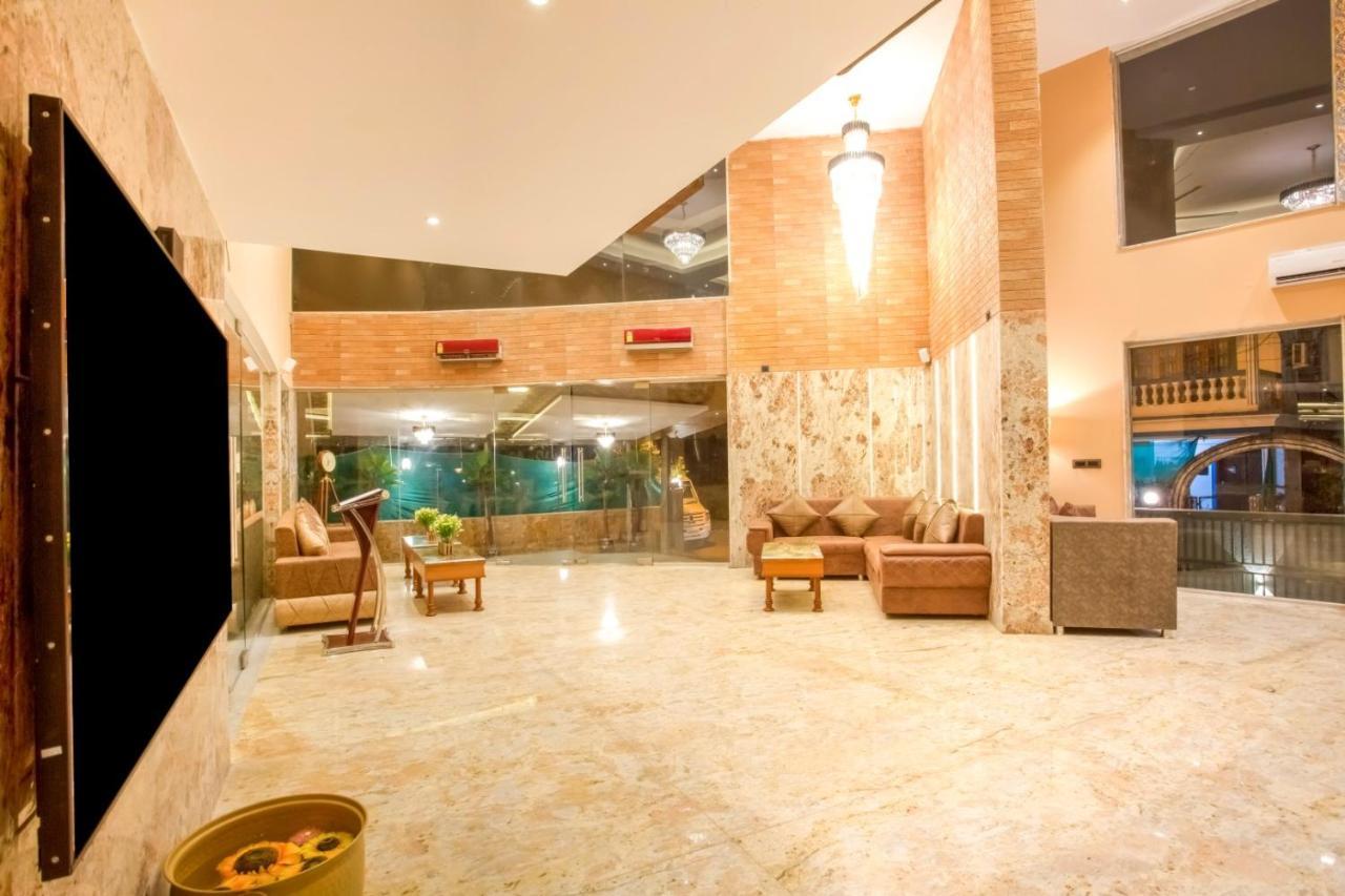 Summit Calangute Resort & Spa エクステリア 写真