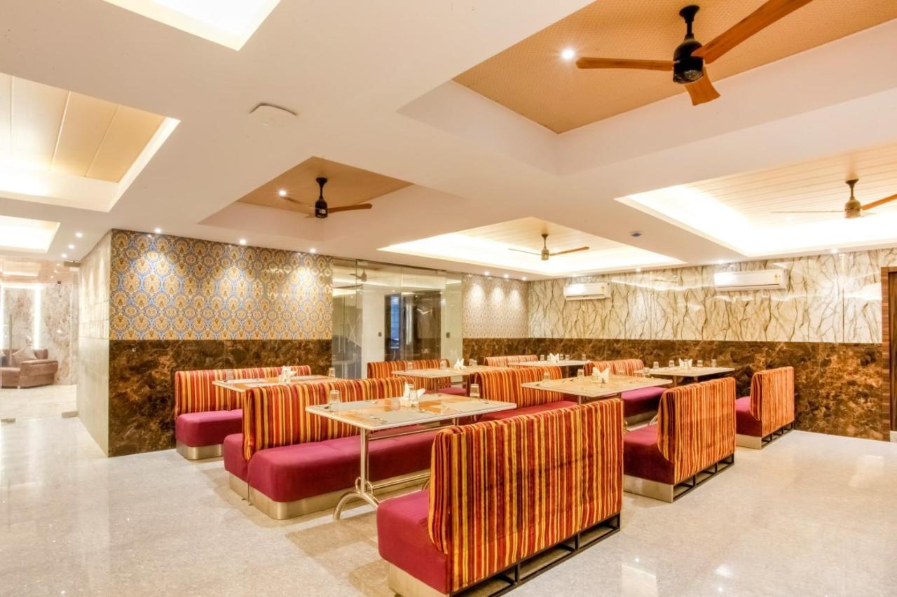 Summit Calangute Resort & Spa エクステリア 写真