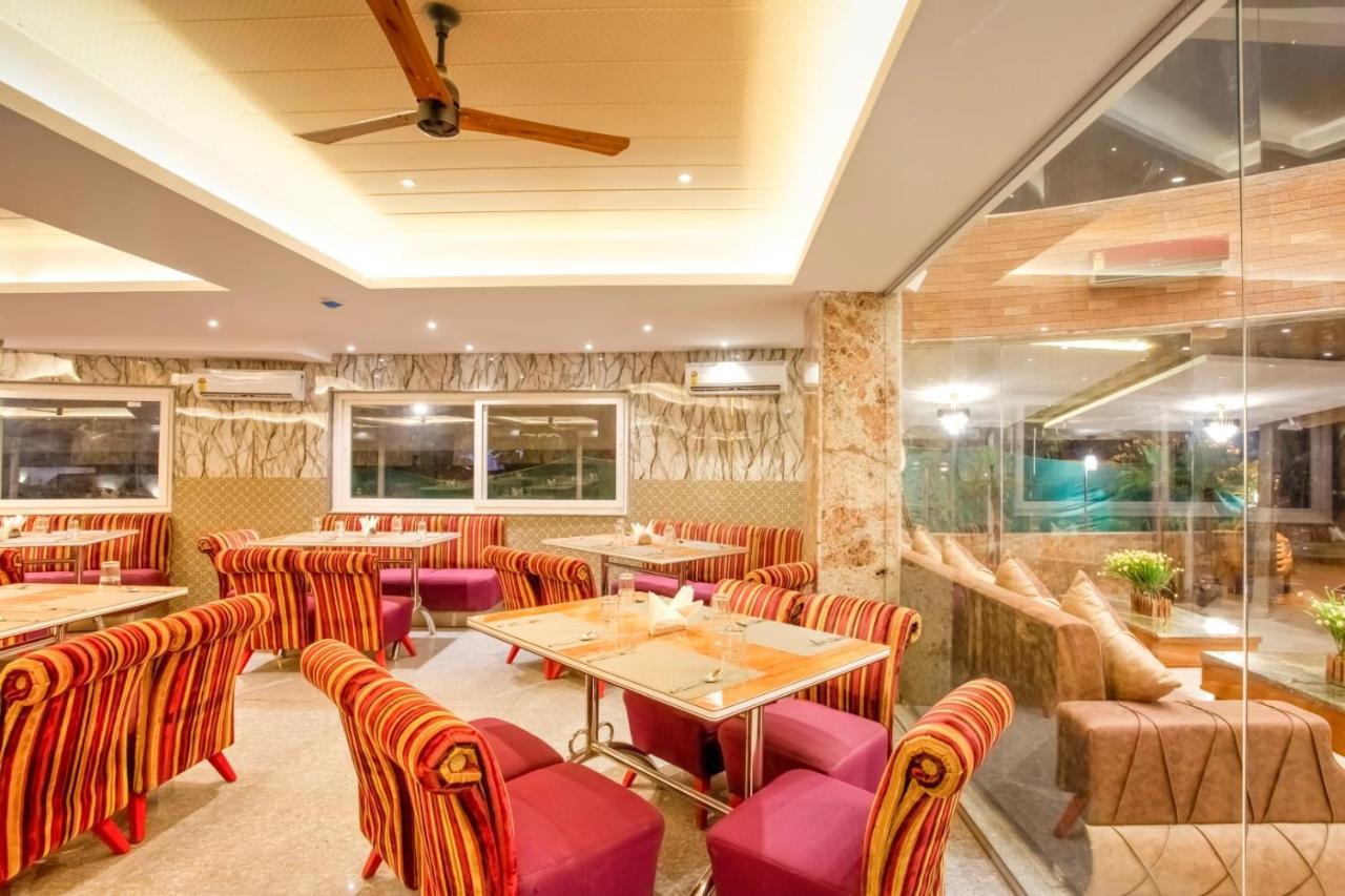 Summit Calangute Resort & Spa エクステリア 写真